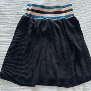 🖤 Maison Scotch Pleated Skirt – XS – Elastic Logo Waistband – NWOT 🖤